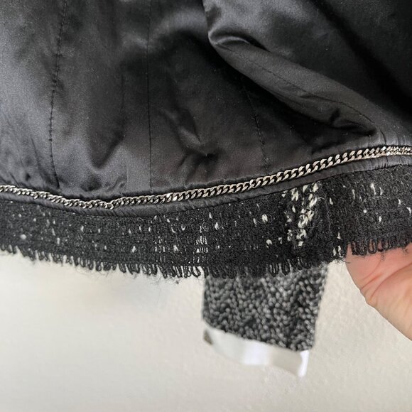 Chanel 2017 Black White Tweed Wool Blend Lion CC Button Jacket 38 - Picture 10 of 16